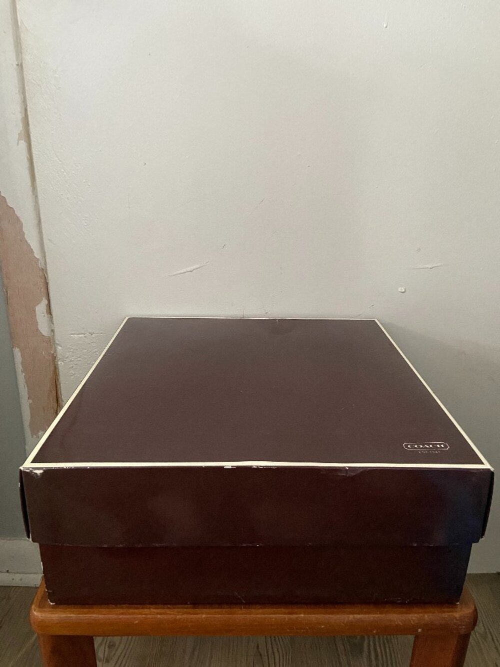 Vintage Coach Y2K Maroon Genuine Large Storage Travel Gift Purse Box Authentic